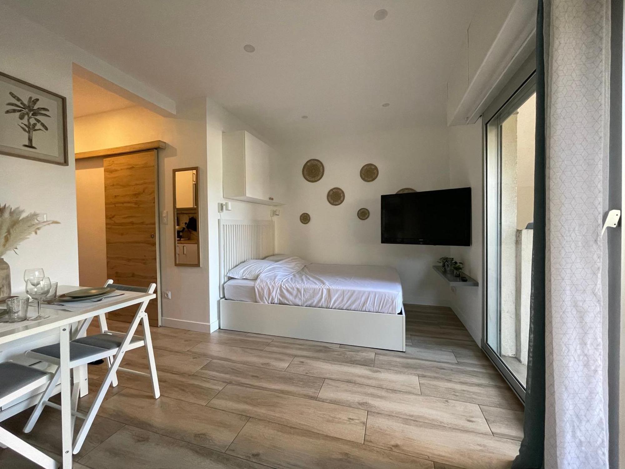 Superbe Studio Avec Terrasse Proximite Plage Сен-Мандрие-сюр-Мер Экстерьер фото