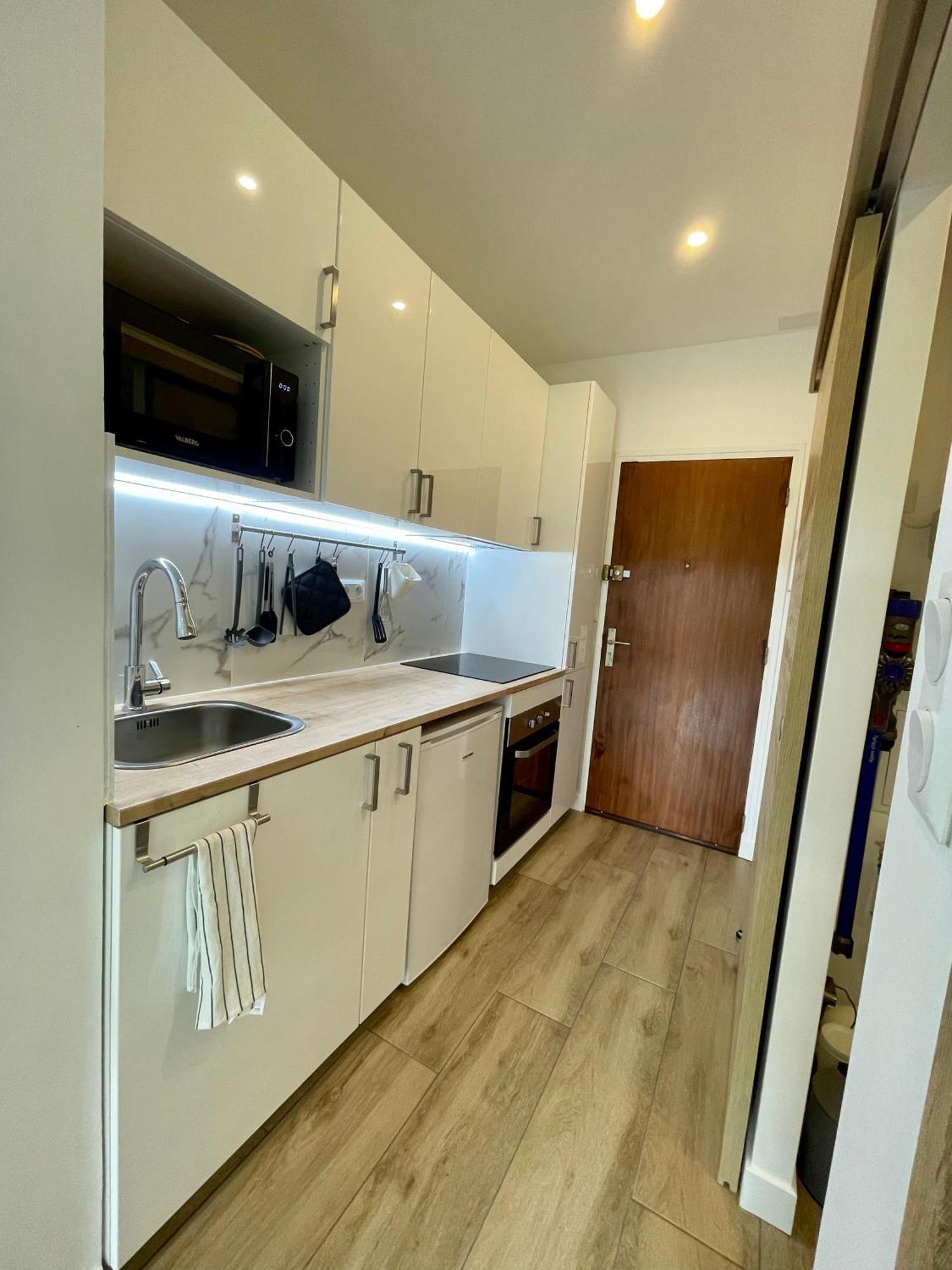 Superbe Studio Avec Terrasse Proximite Plage Сен-Мандрие-сюр-Мер Экстерьер фото