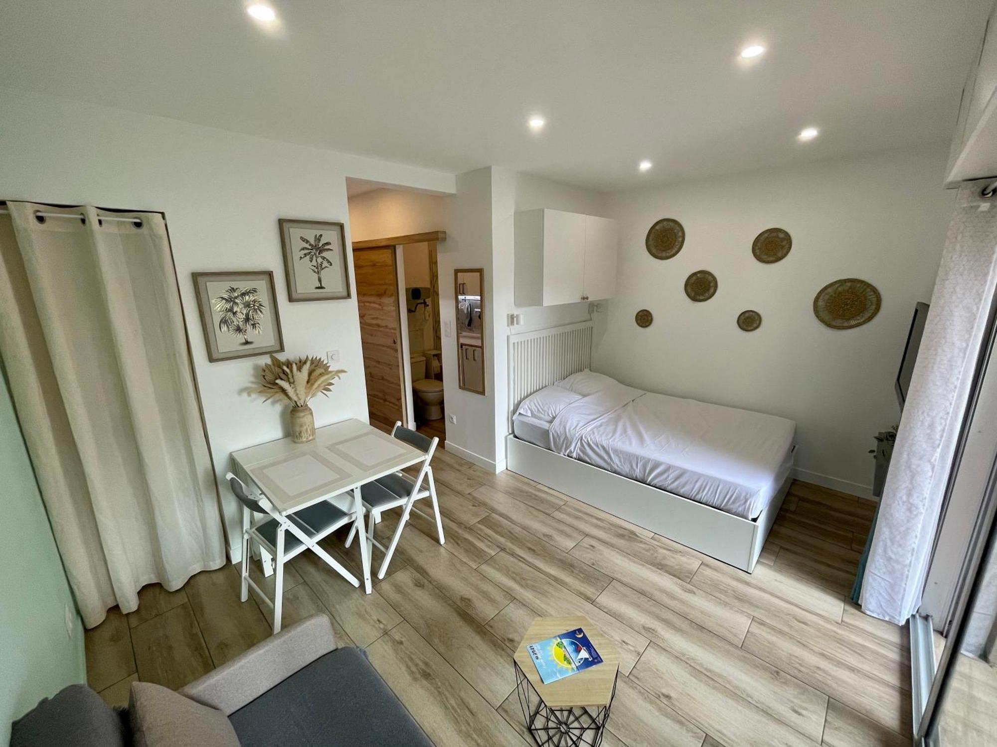 Superbe Studio Avec Terrasse Proximite Plage Сен-Мандрие-сюр-Мер Экстерьер фото