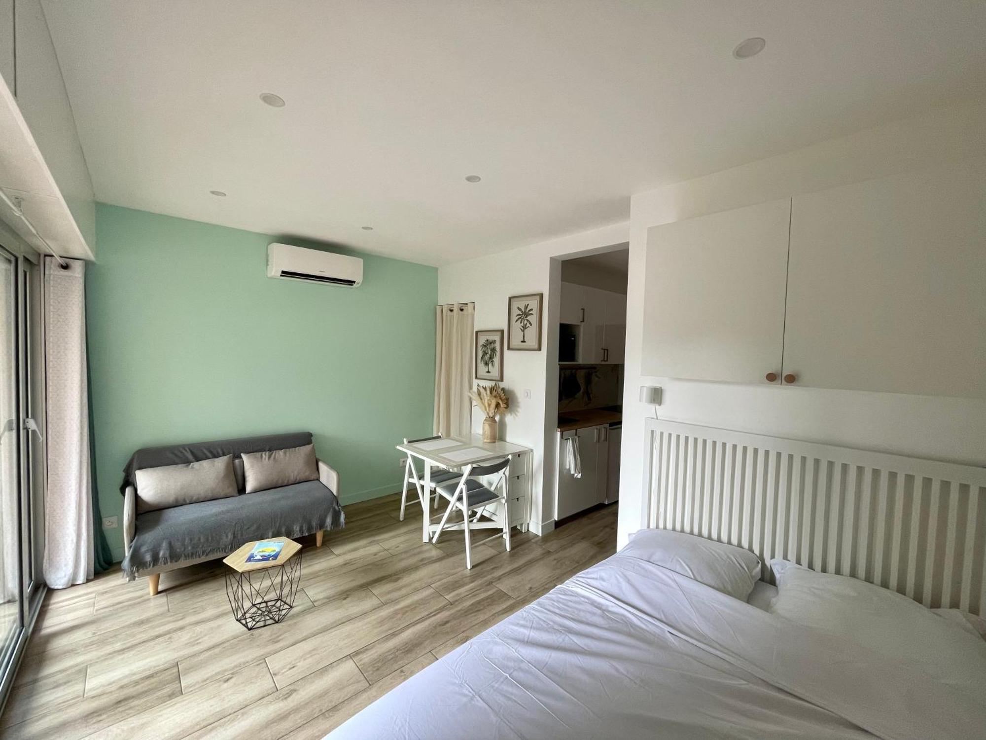 Superbe Studio Avec Terrasse Proximite Plage Сен-Мандрие-сюр-Мер Экстерьер фото